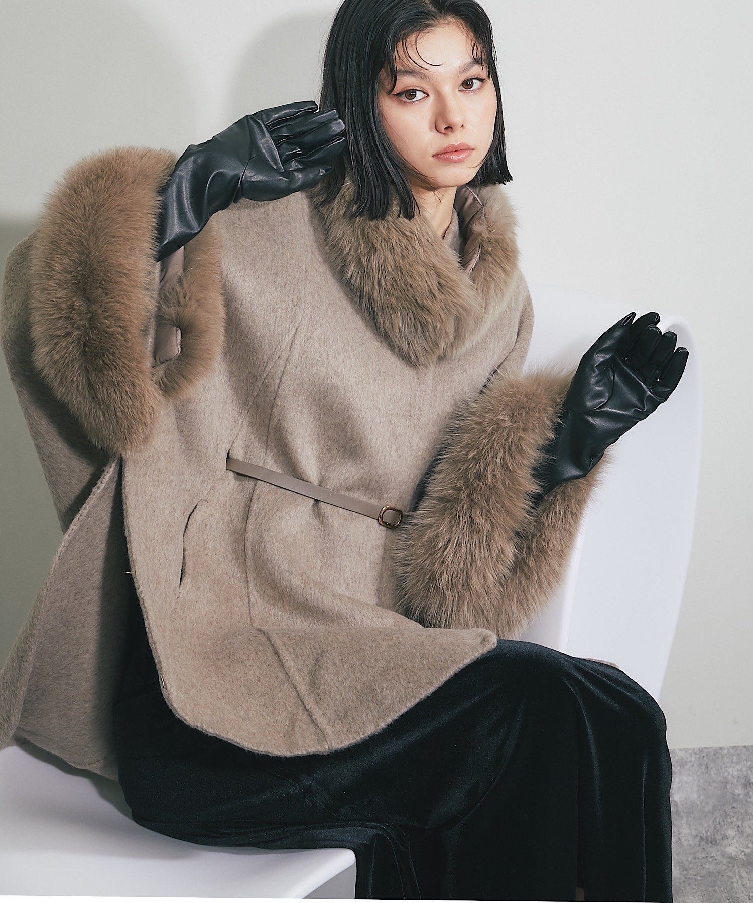 SMILE ORCHID｜フォックスファーつきウールポンチョ | Rakuten Fashion