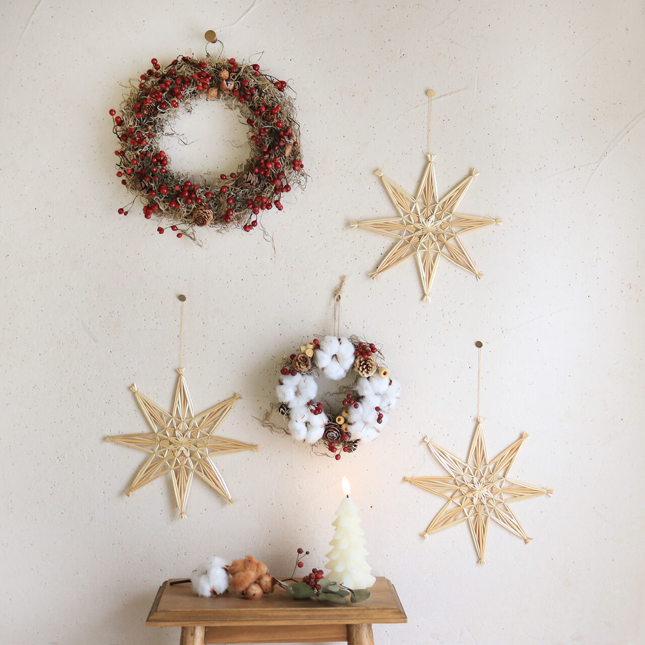 No127 どぉーんと大きめ❤︎赤バラと木の実のキラキラクリスマスリース