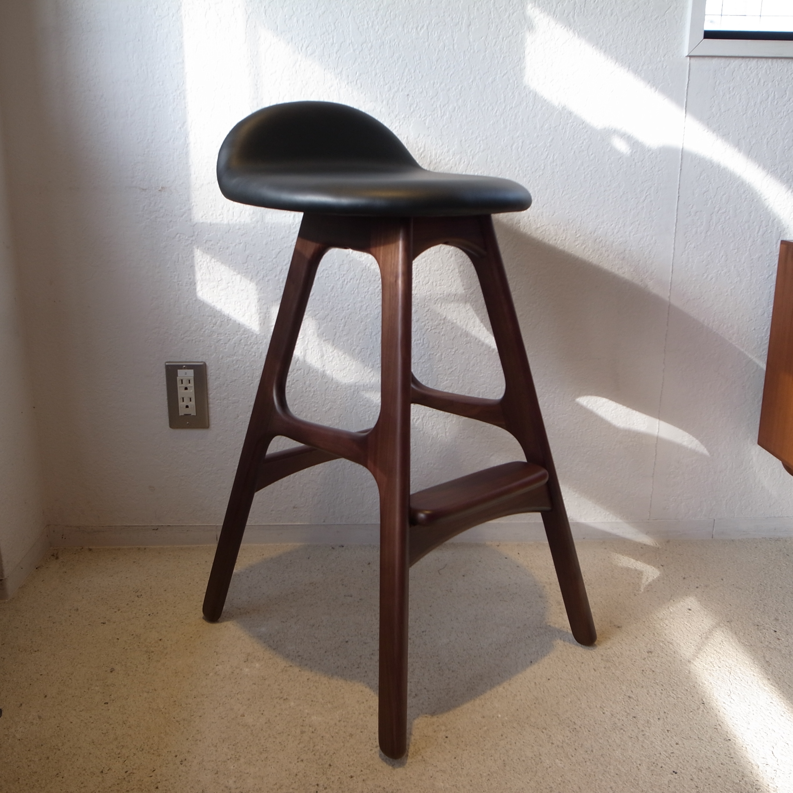 ウォールナットハイスツール | trove｜ビンテージ家具・雑貨