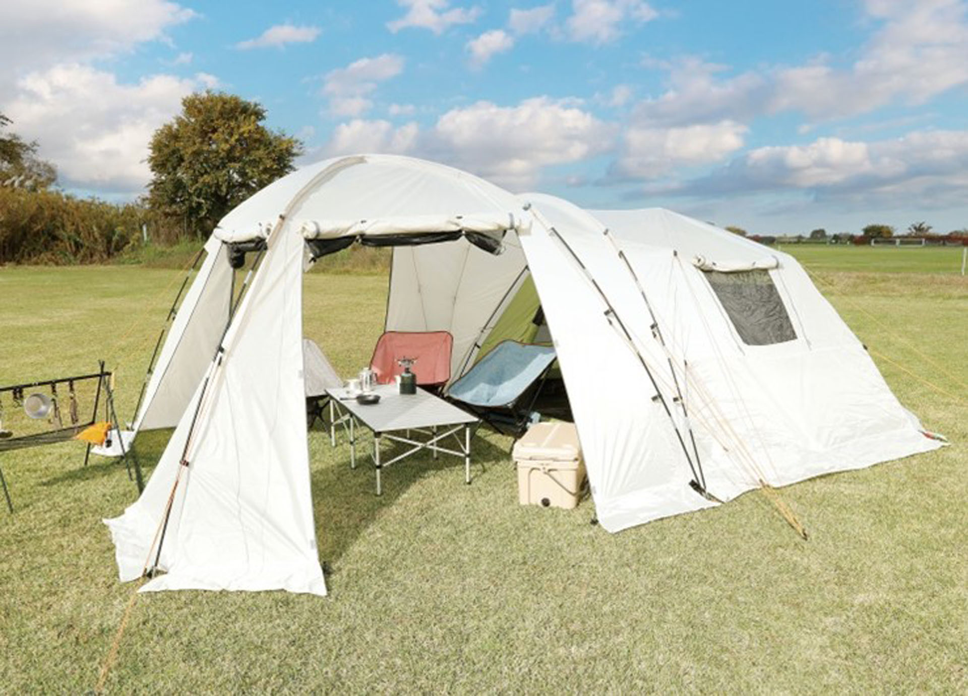 コメリ、5980円のソロドームテント発売。室内に小物収納ポケット 4名