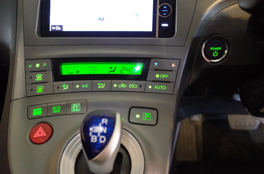 自動色変化仕様】ZVW30 プリウス 後期 エアコンパネル LED打ち替え t