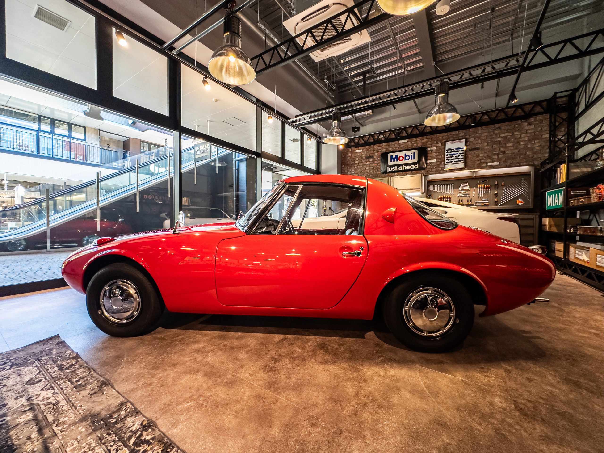 U-BASE | 【U-BASE PREMIUM平塚】伝説のスポーツカー『トヨタ