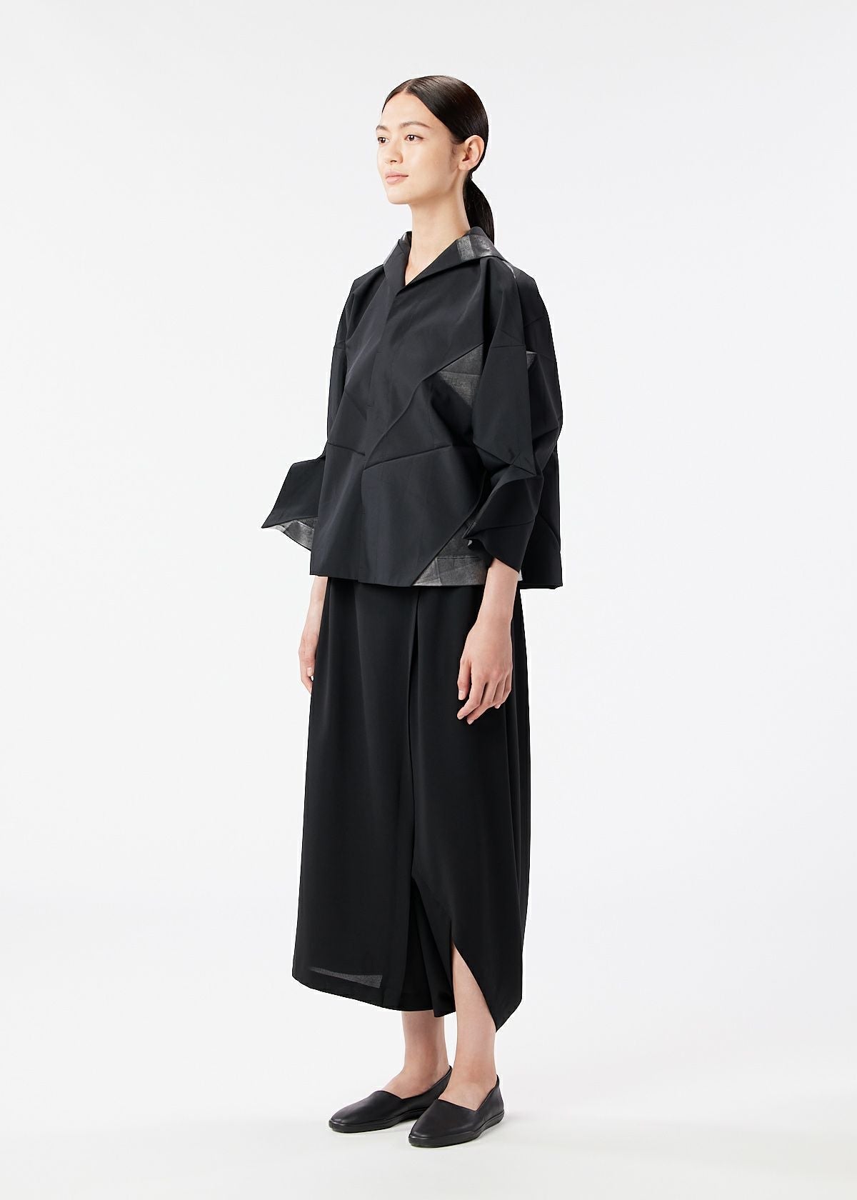 132 5. STANDARD Jacket Black x Silver – The official ISSEY MIYAKE
