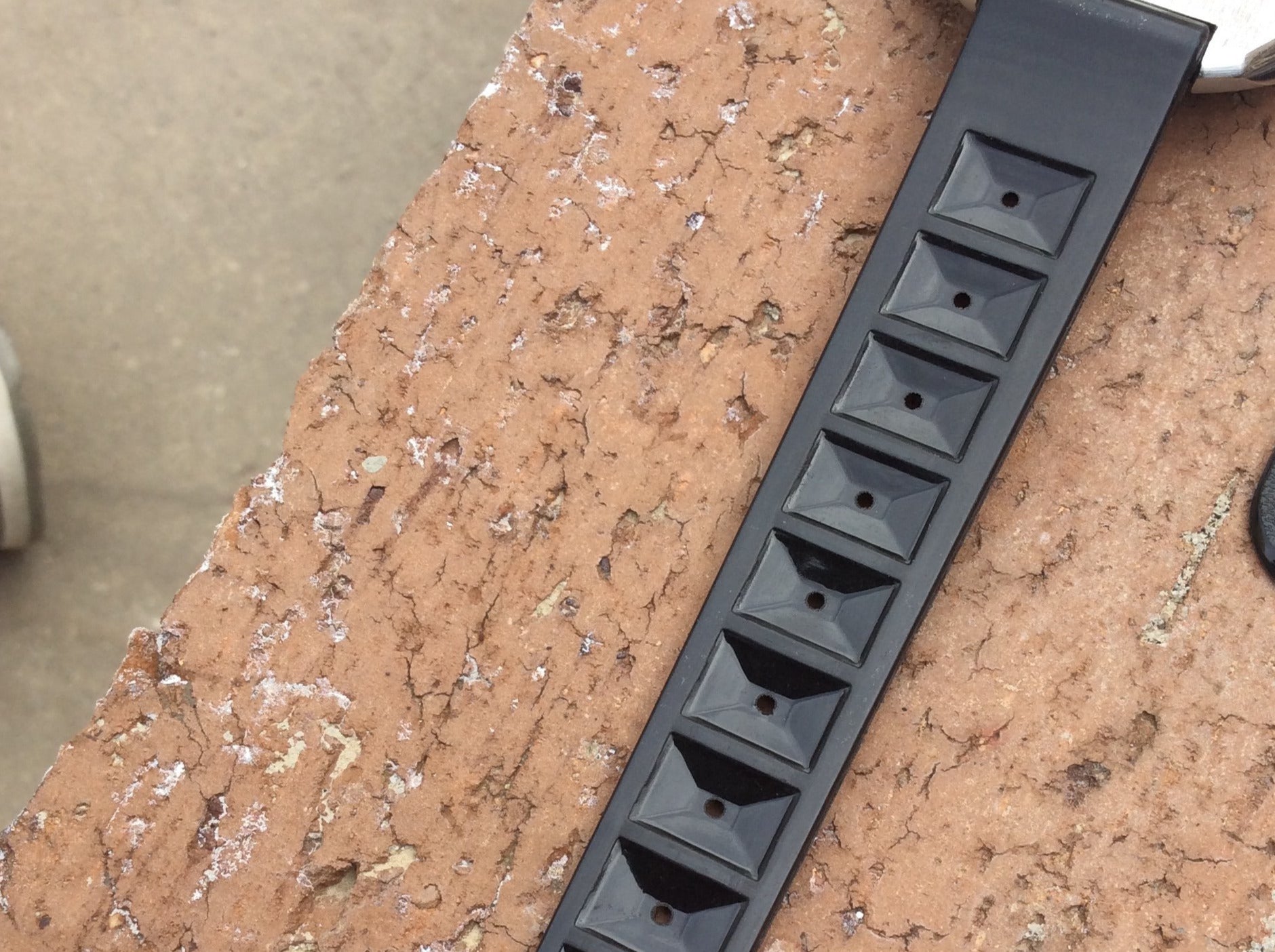 Rubber Chocolate Bar Strap (19/20/22mm) – Uncle Straps