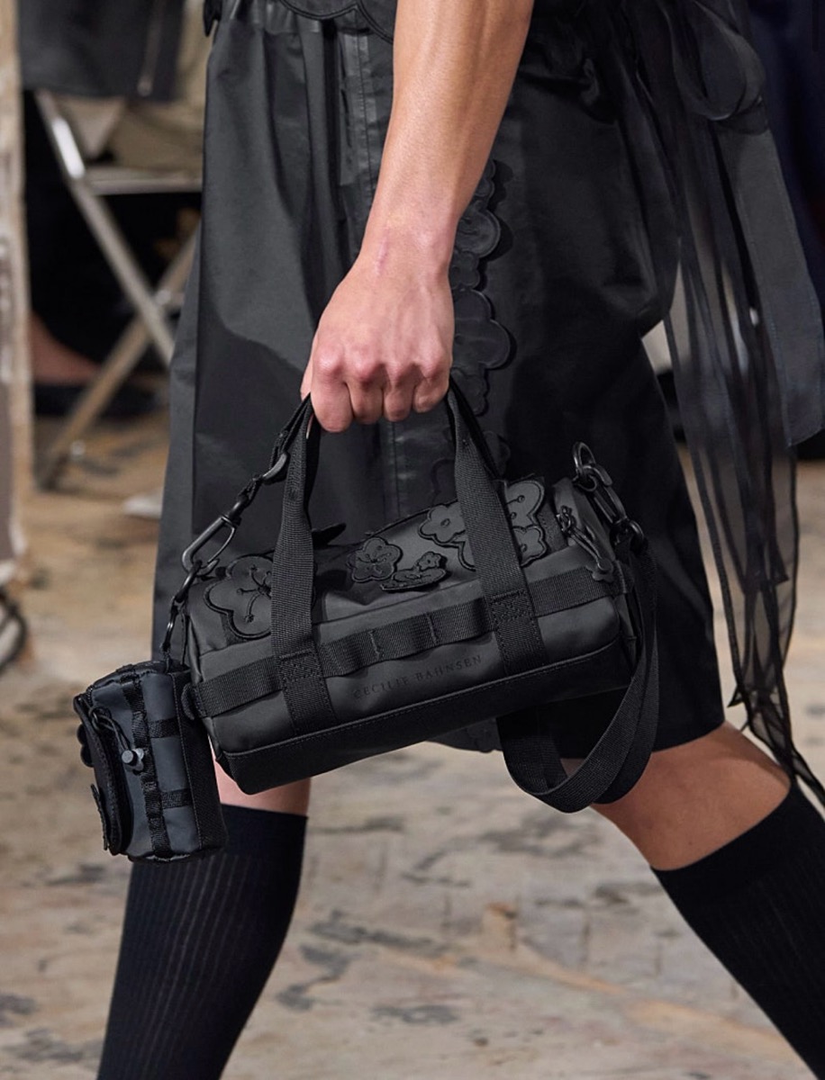 セシリーバンセン ベースキャンプクラッチ ユニセックス