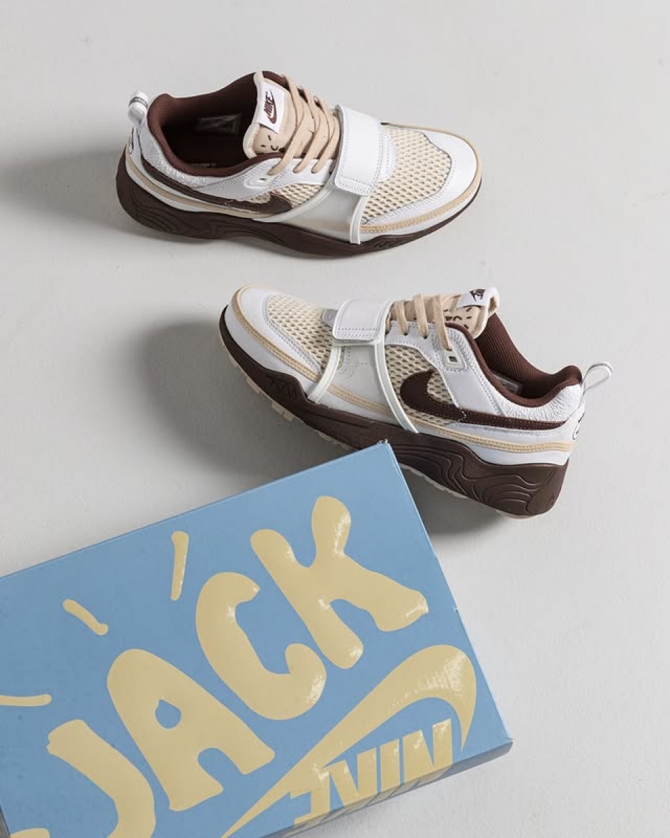 Travis Scott x Nike Zoom Field Jaxx “White and Light Chocolate”が