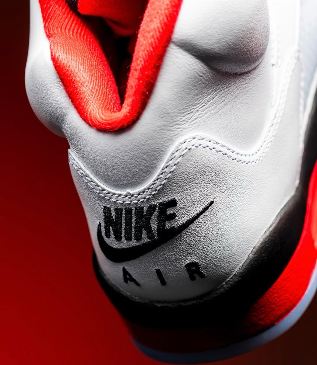 Nike Air Jordan 5 Retro OG “Fire Red Black Tongue”が国内9月13日
