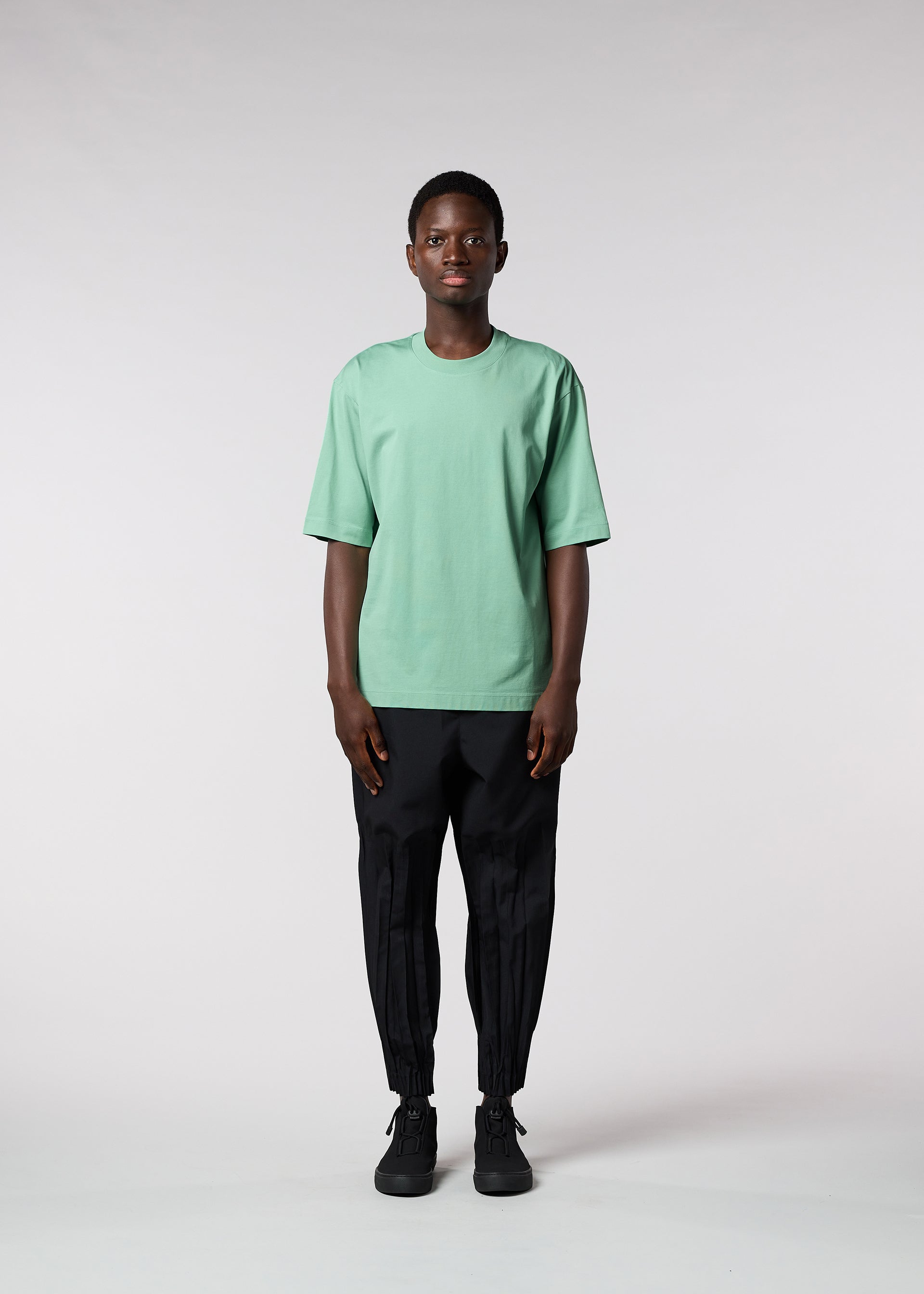 MEN / TOPS – ISSEY MIYAKE ONLINE STORE