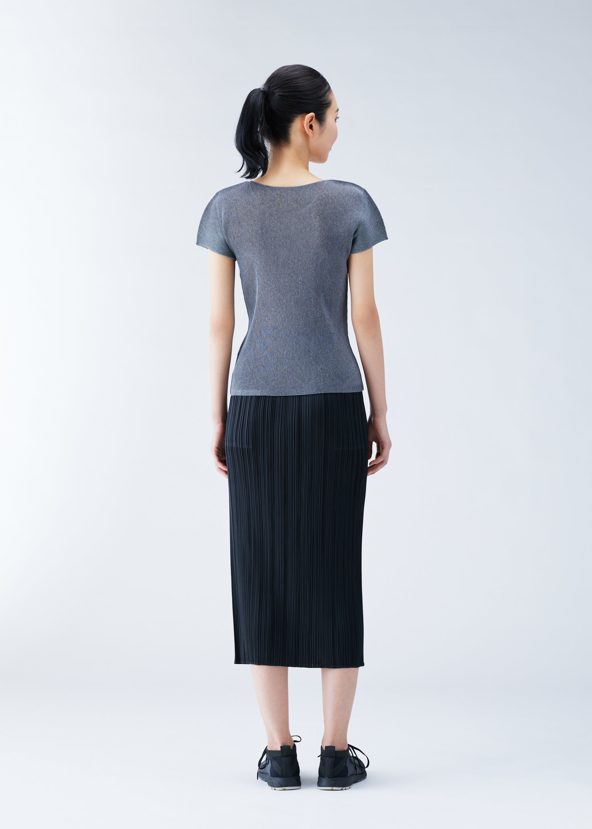 MIST BASICS – ISSEY MIYAKE ONLINE STORE
