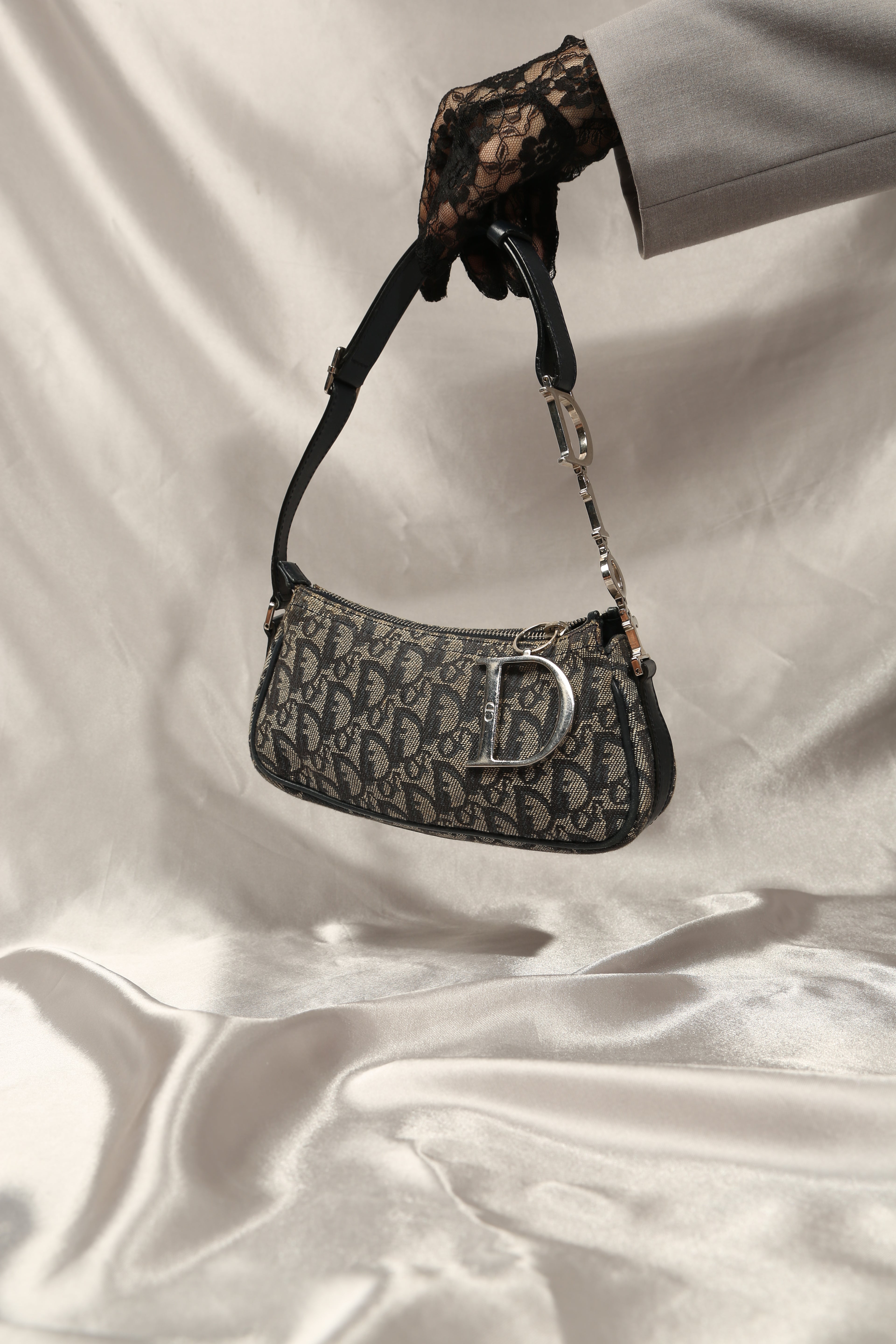 Rare CHRISTIAN DIOR Trotter Shoulder Pochette – Vintylux