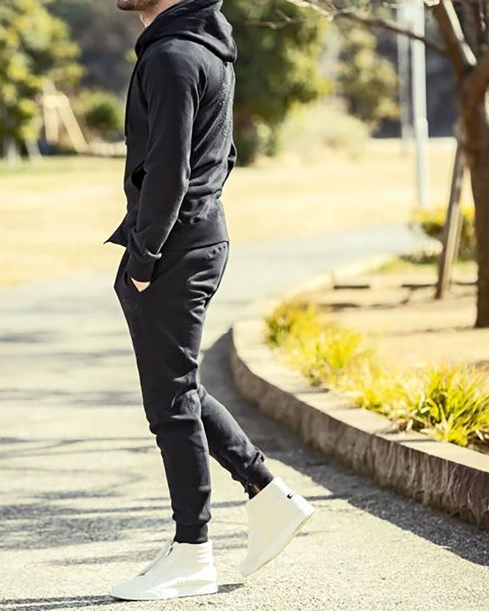 1PIU1UGUALE3 RELAX - ラインストーンサークルロゴスウェットパーカー