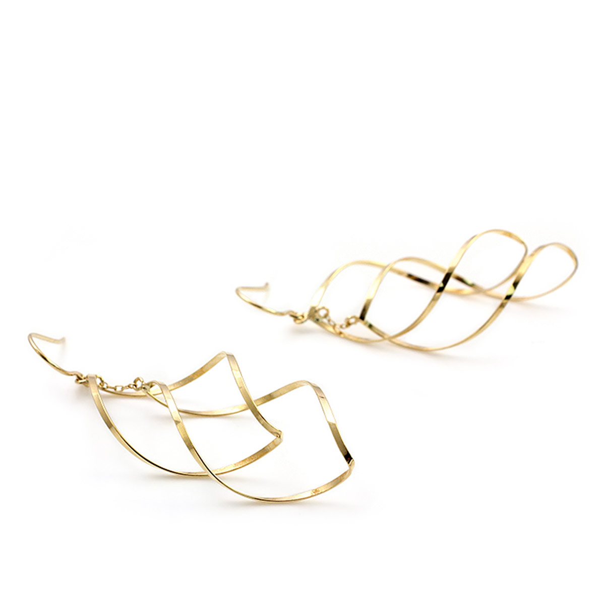 彼女へのプレゼント K18YG オープンリーフ ピアス 18金イエロー