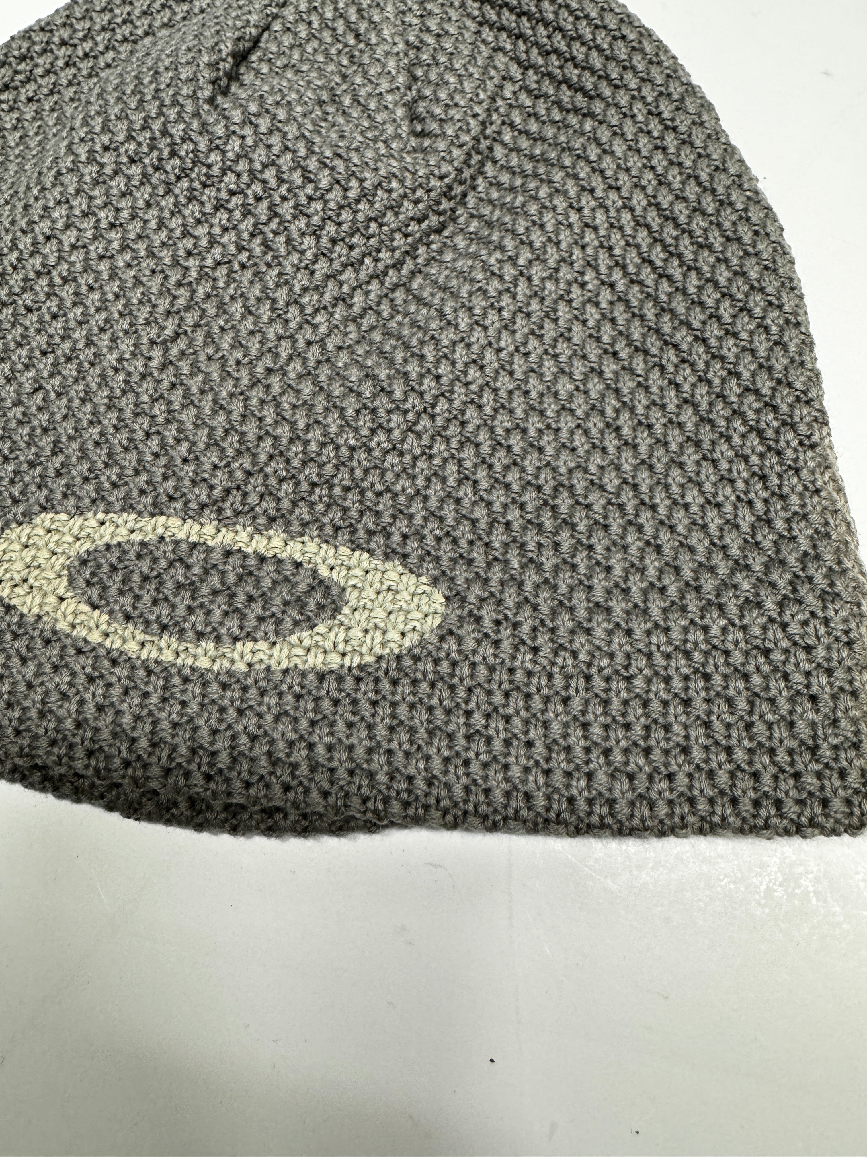Oakley 00s Waffle Grey Skull Beanie – VV department