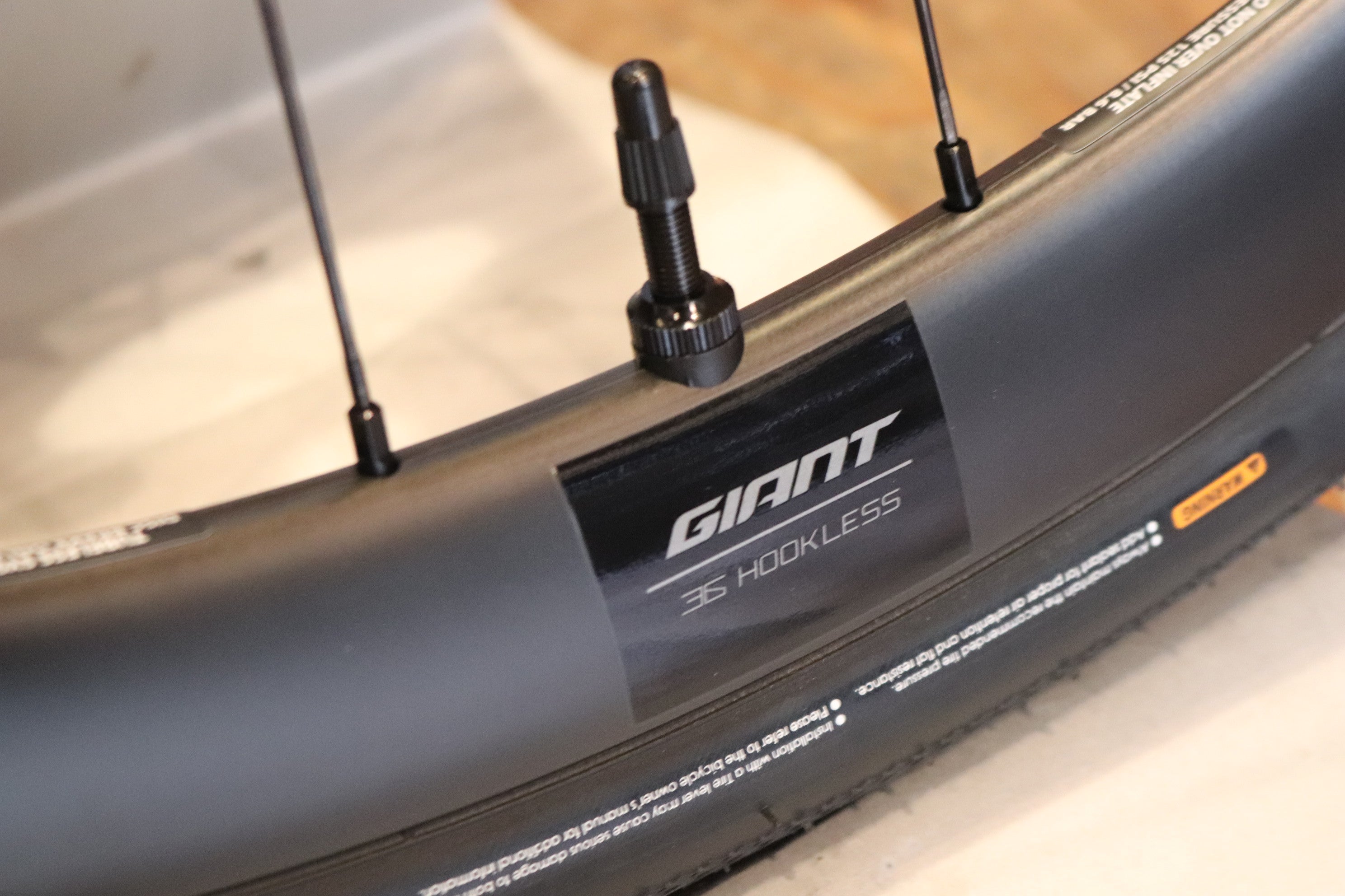 ジャイアント GIANT SLR2 36 DISC フックレス カーボンホイールセット