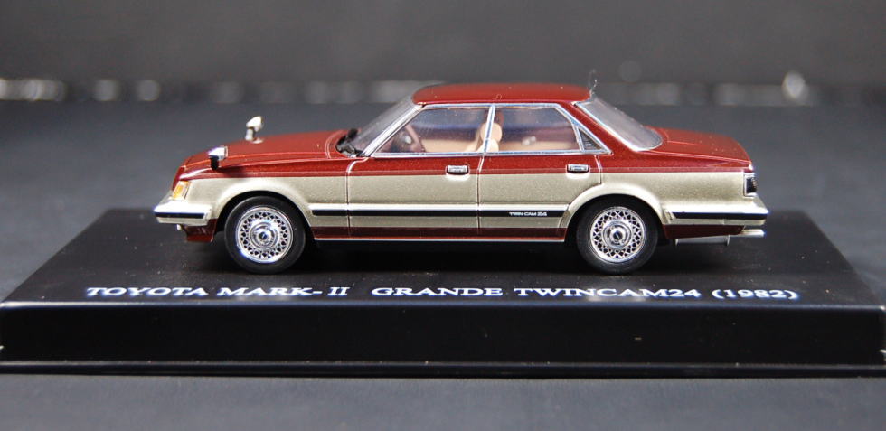 DISM 1⁄43 GX61 後期 イーグルマスク マークⅡ グランデ ツートン