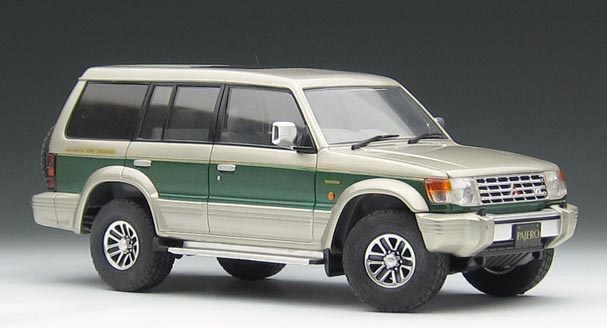 タミヤ 1/24「三菱パジェロ スーパーエクシード」プラモデル完成写真