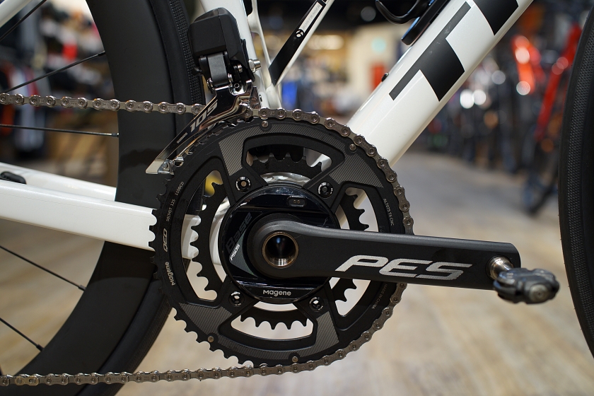 TREK Madone SL Gen8にMagene（マージーン）のパワーメーター「PES