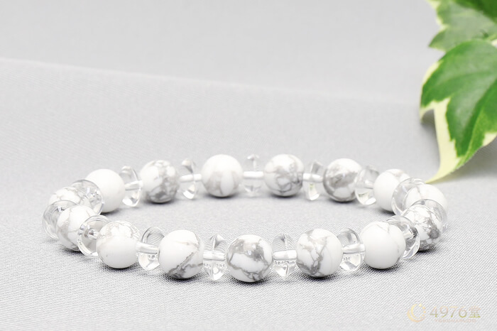 ハウライト ブレスレット（マグネサイト）水晶ボタン交互 ｜ 天然石