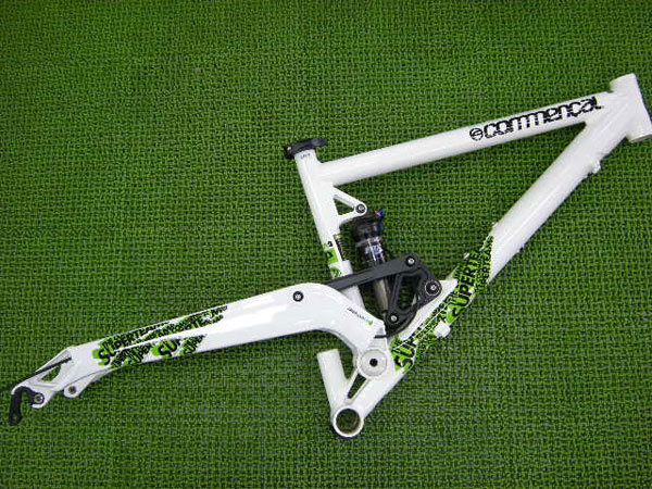 大特価 COMMENCAL VIP META4 FRAMESET(コメンサル ビップメタフォー