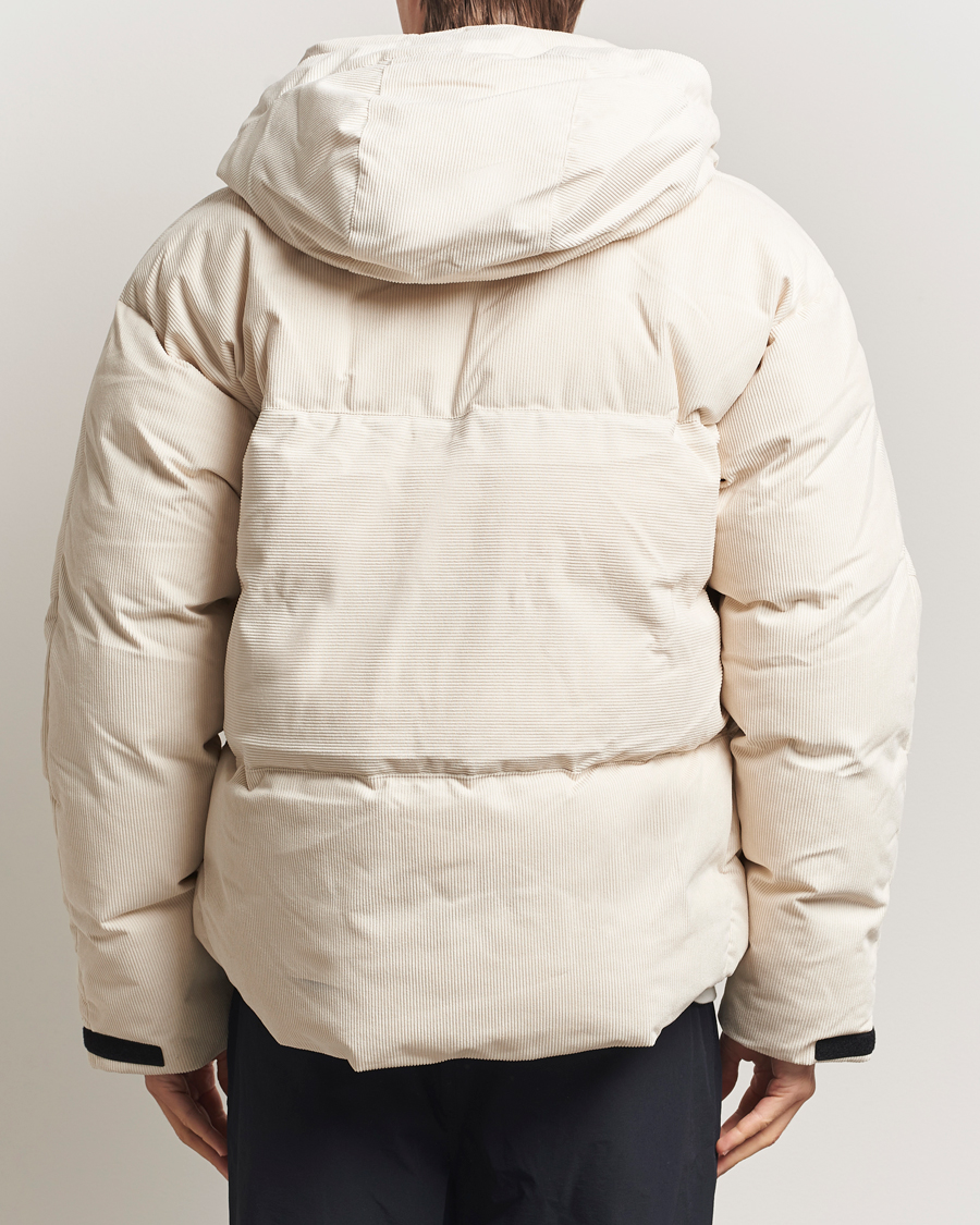 urOakley Streetpeak Corduroy Puffer Jacket Mist at CareOfCarl.com