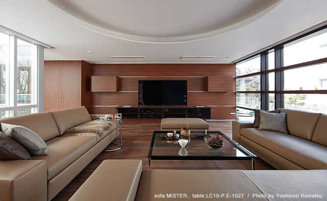 E-1027(E-1027 サイドテーブル） IXC SELECTION | カッシーナ・イクスシー