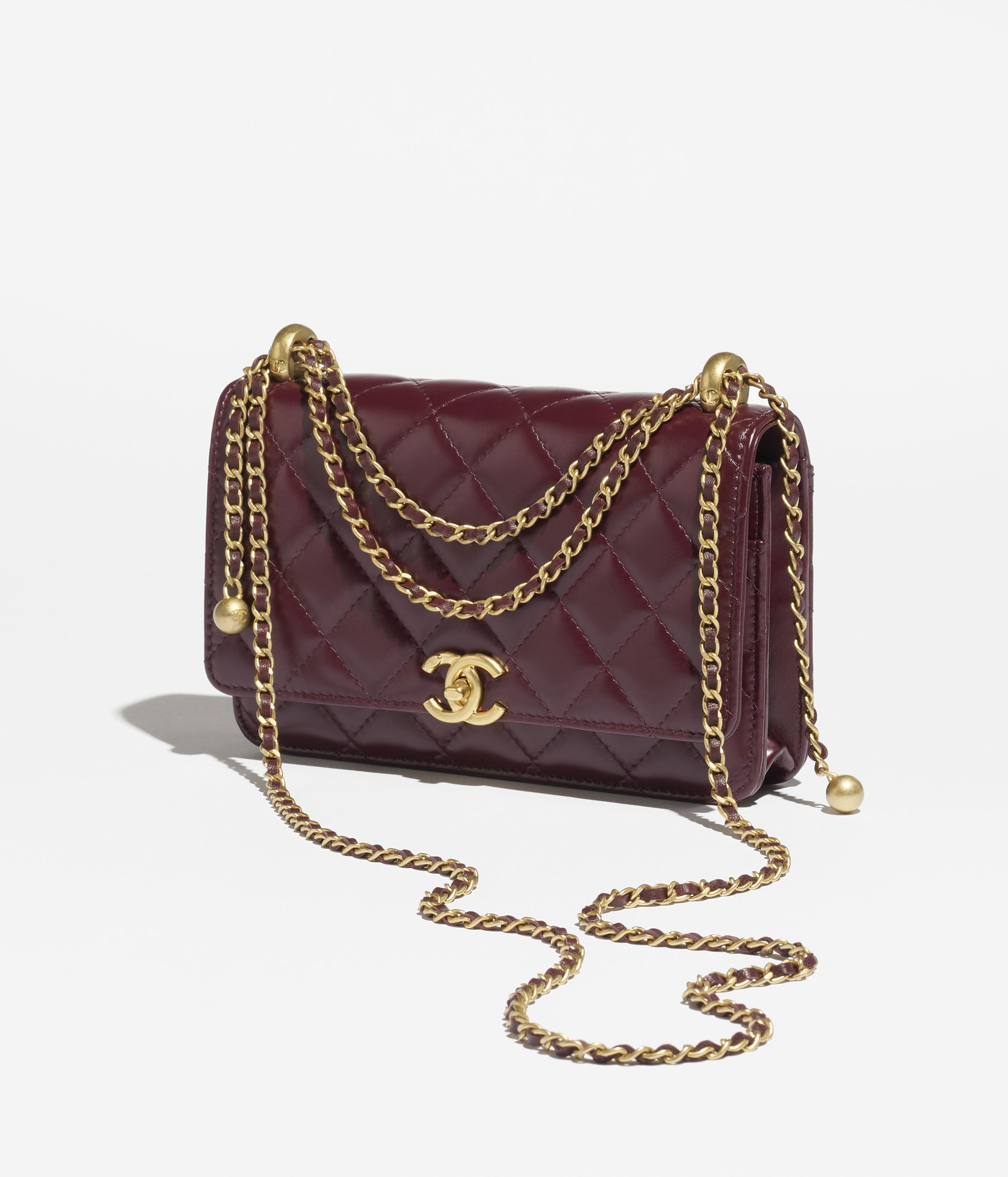 フラップ バッグ、ラムスキン、ダークバーガンディー — ファッション