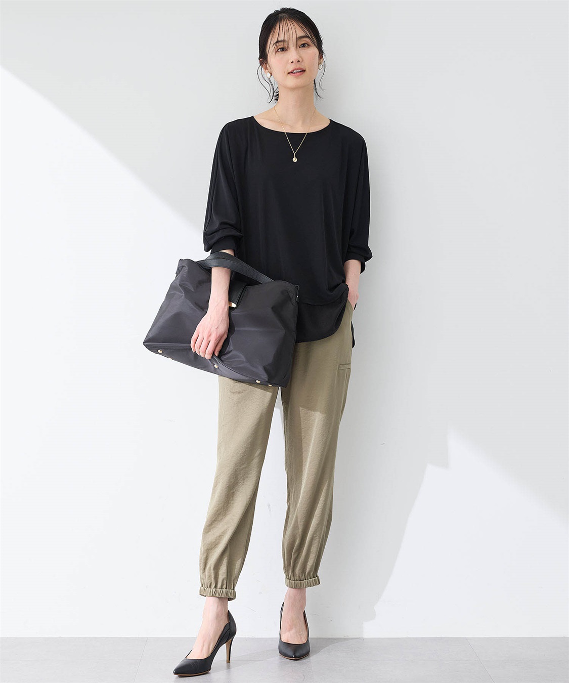 サテンジョガーパンツ A/C DESIGN BY ALPHA CUBIC｜クロスプラス公式