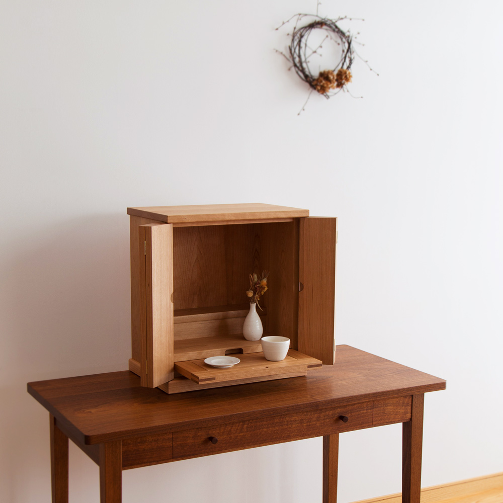 チェリー無垢材のオーダー厨子（小さなお仏壇）・C-331 家具工房クラポ