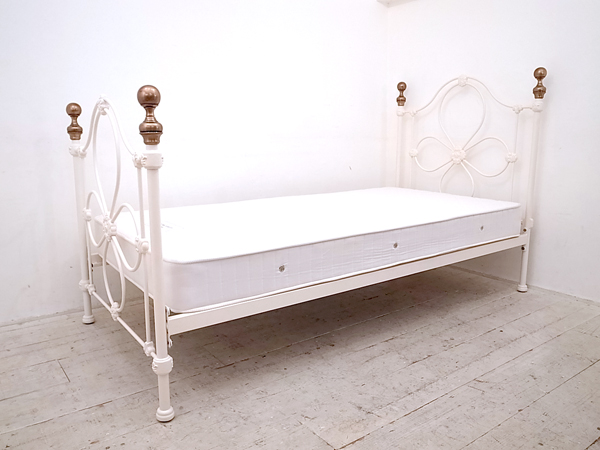 ローラアシュレイ【アイアンシングルベッド】買取専門【アドア東京