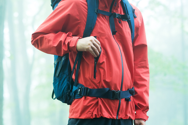 雨と湿度大国・日本から生まれたレインウェア。パタゴニアの「クラウド