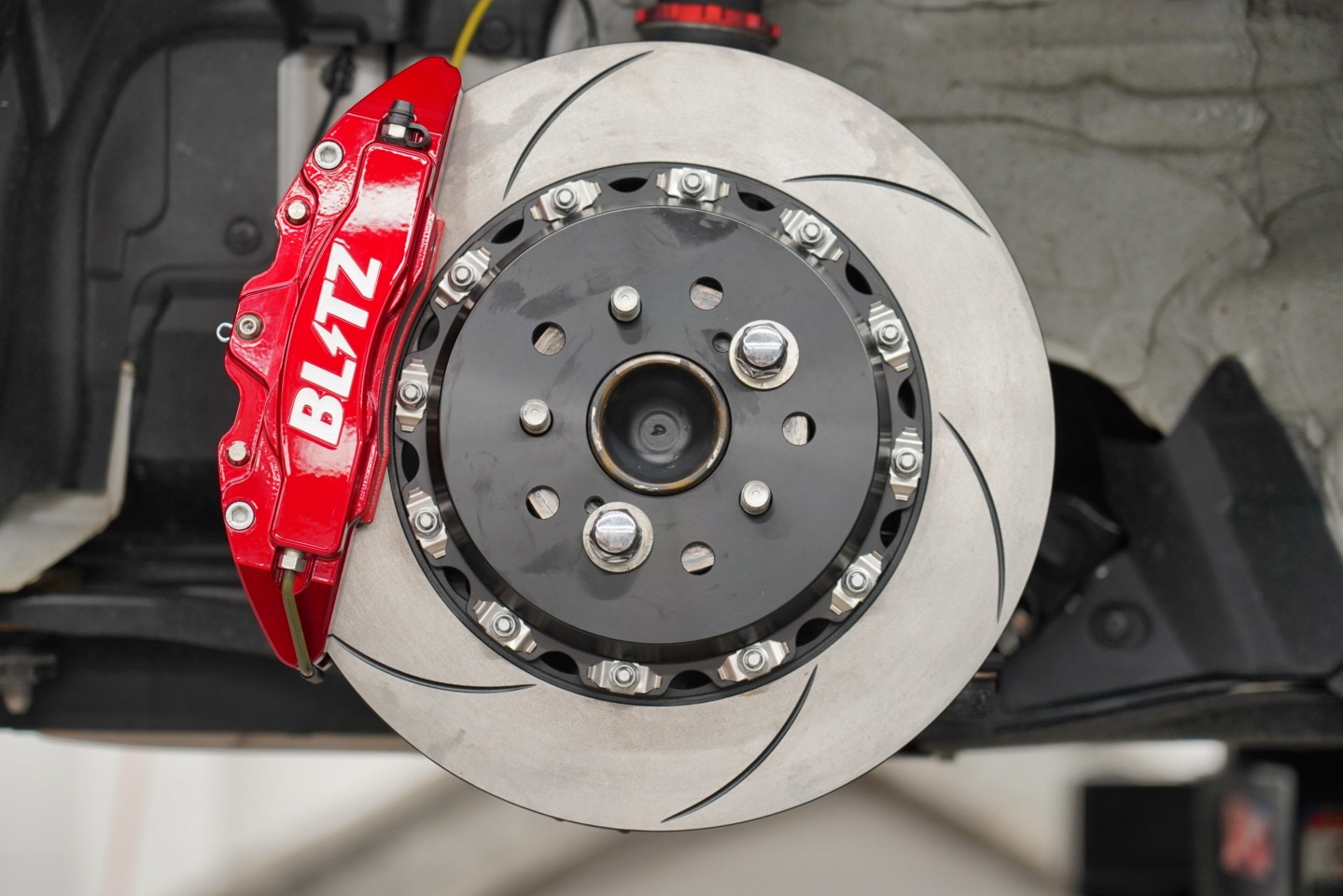 GR86にBLITZ BIG CALIPER KIT II | A PIT AUTOBACS