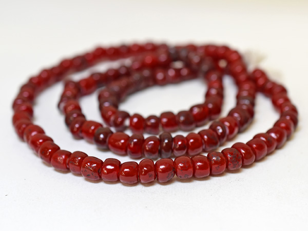 2406】ANTIQUEホワイトハーツ濃淡赤筒型大粒ビーズ一連1(Φ7.5mm