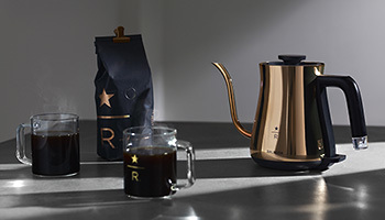 自宅で高級スタバ気分、バルミューダの電気ケトルにスターバックス