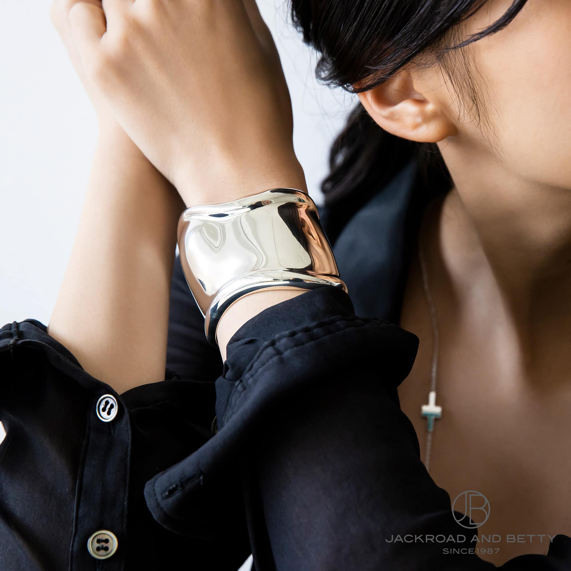 エルサ・ペレッティ ボーン カフ バングル ミディアム 左手用[10659035