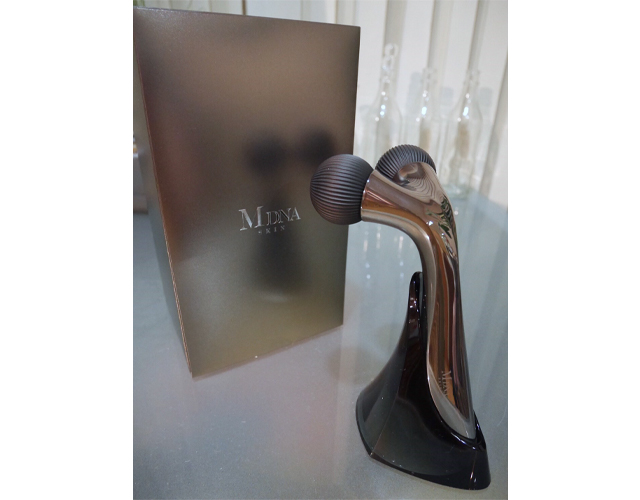 炭素の力に着目した美容ローラー！？MDNA SKIN（エムディーエヌエー