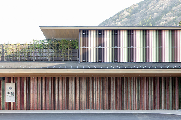 LIXIL ビジネス情報｜箱根小涌園 天悠｜タイル｜施工事例