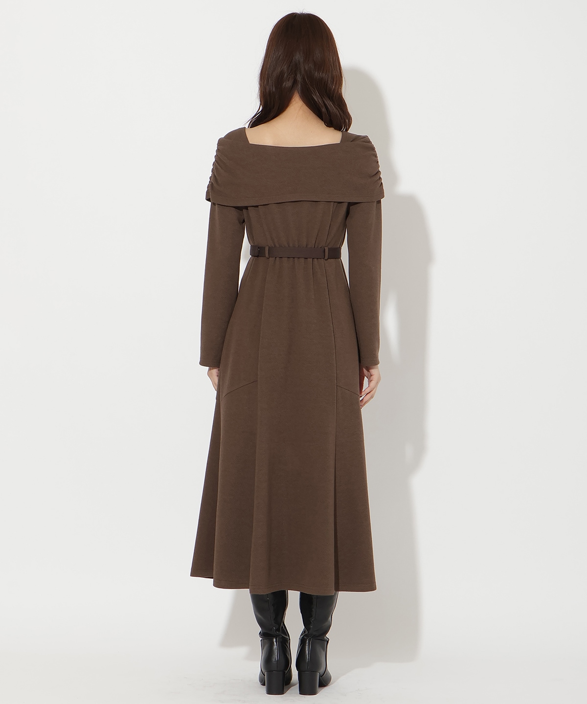 ベルト付きオフショルカットワンピース(F ブラウン): AND COUTURE