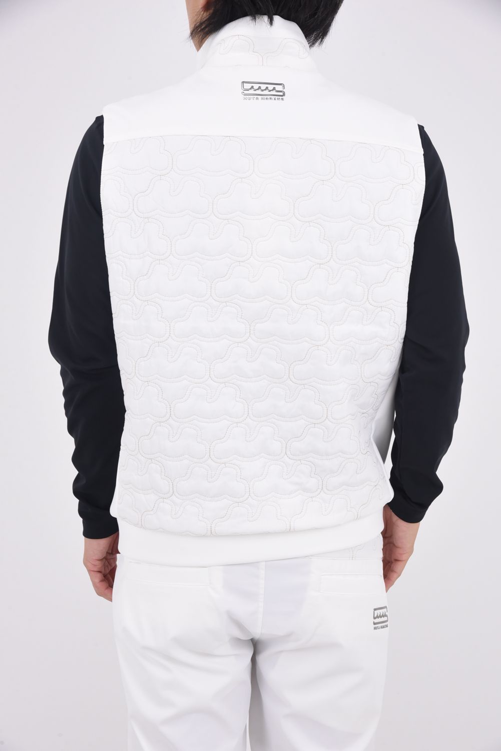 muta - 【25AW】 GEOMETRIC WAVE QUILTING BEST / ジオメトリック