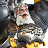 お値段約15万円の『オーバーウォッチ 2』ラインハルト巨大スタチューが