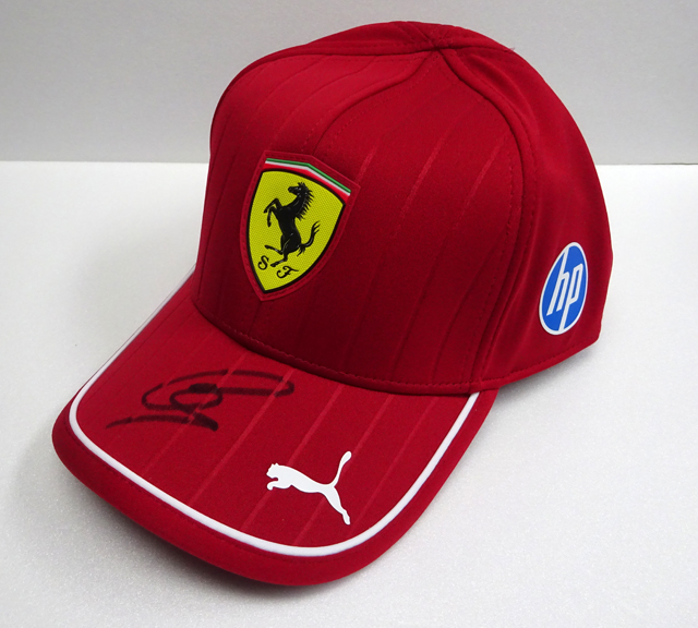 F1ジョーダングランプリ 本山哲直筆サイン入りシャツ、キャップ