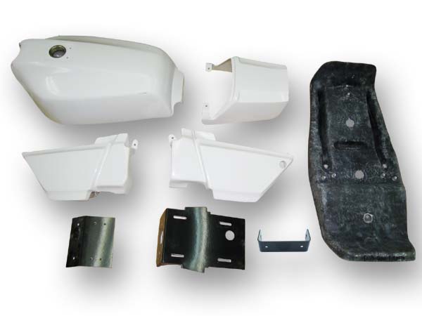 ゼファー400 FX外装フルセット｜Z系KAWASAKIパーツの通販サイト-GUTSJAPAN