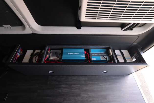 SHサブバッテリーシステム搭載でストレスなくいつでも快適！｜トランポ