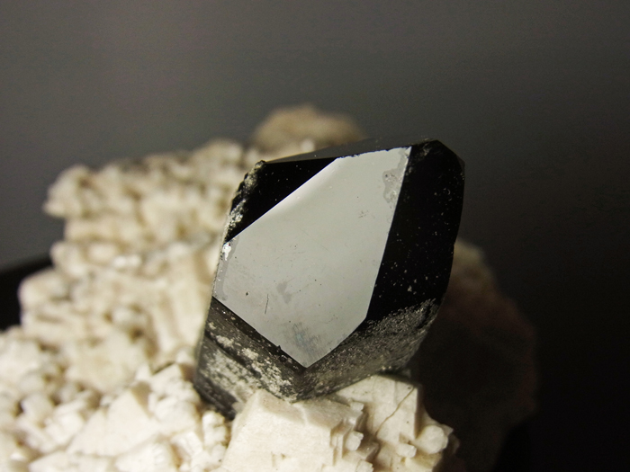 岐阜県蛭川田原産 黒水晶、曹長石＆玉滴石 (Morion, Albite & Hyalite