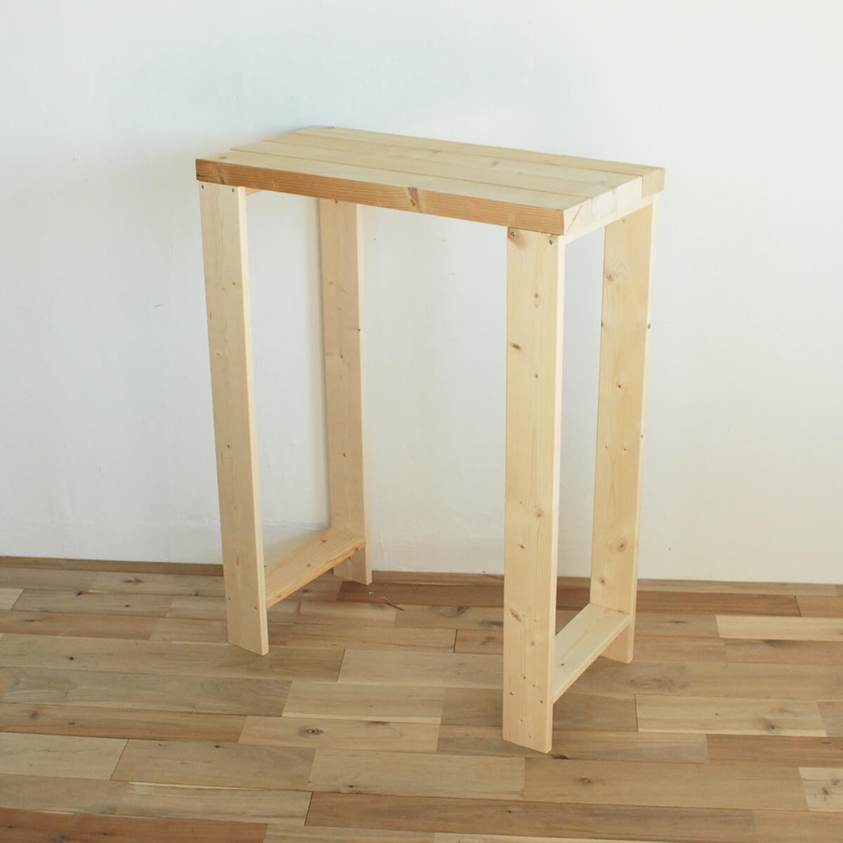 定番木材で作るスタンディングデスク | DIYFACTORY