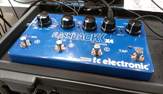 TC Electronic Flashback X4 Delay and Looper」ディレイエフェクター