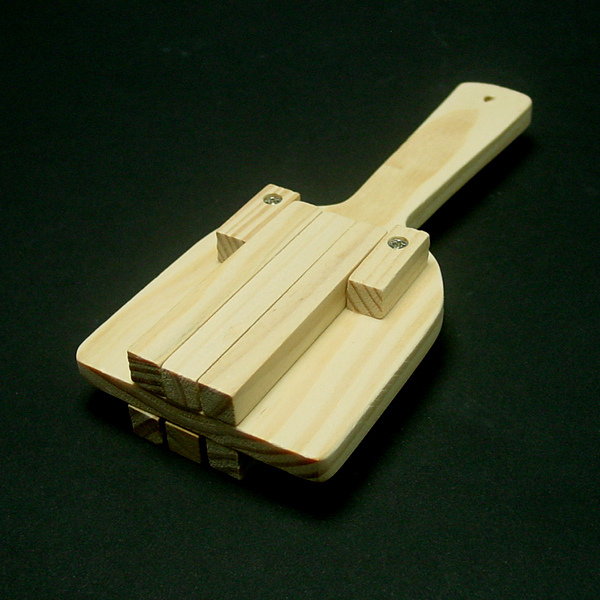 木製 鳴子 赤 黒 黄色 2個セット×28 木製 鳴子 赤 黒 黄色 2個セット