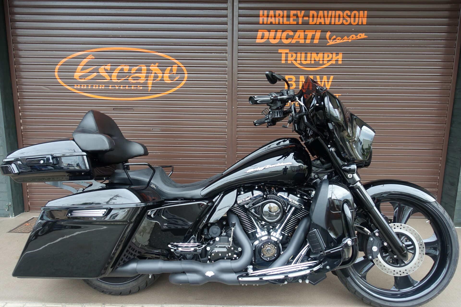 FLHXS ストリートグライドスペシャル バガースタイル 23inホイール