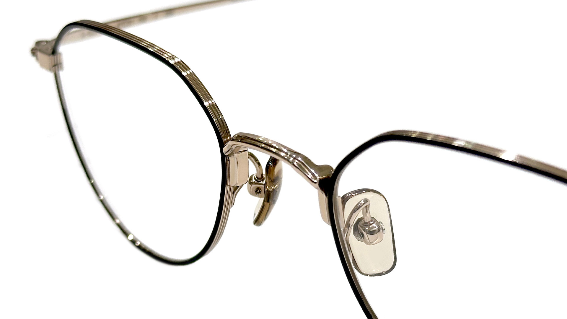 リムカラーが斬新な小ぶりクラウンパント999.9 新作眼鏡フレーム「S