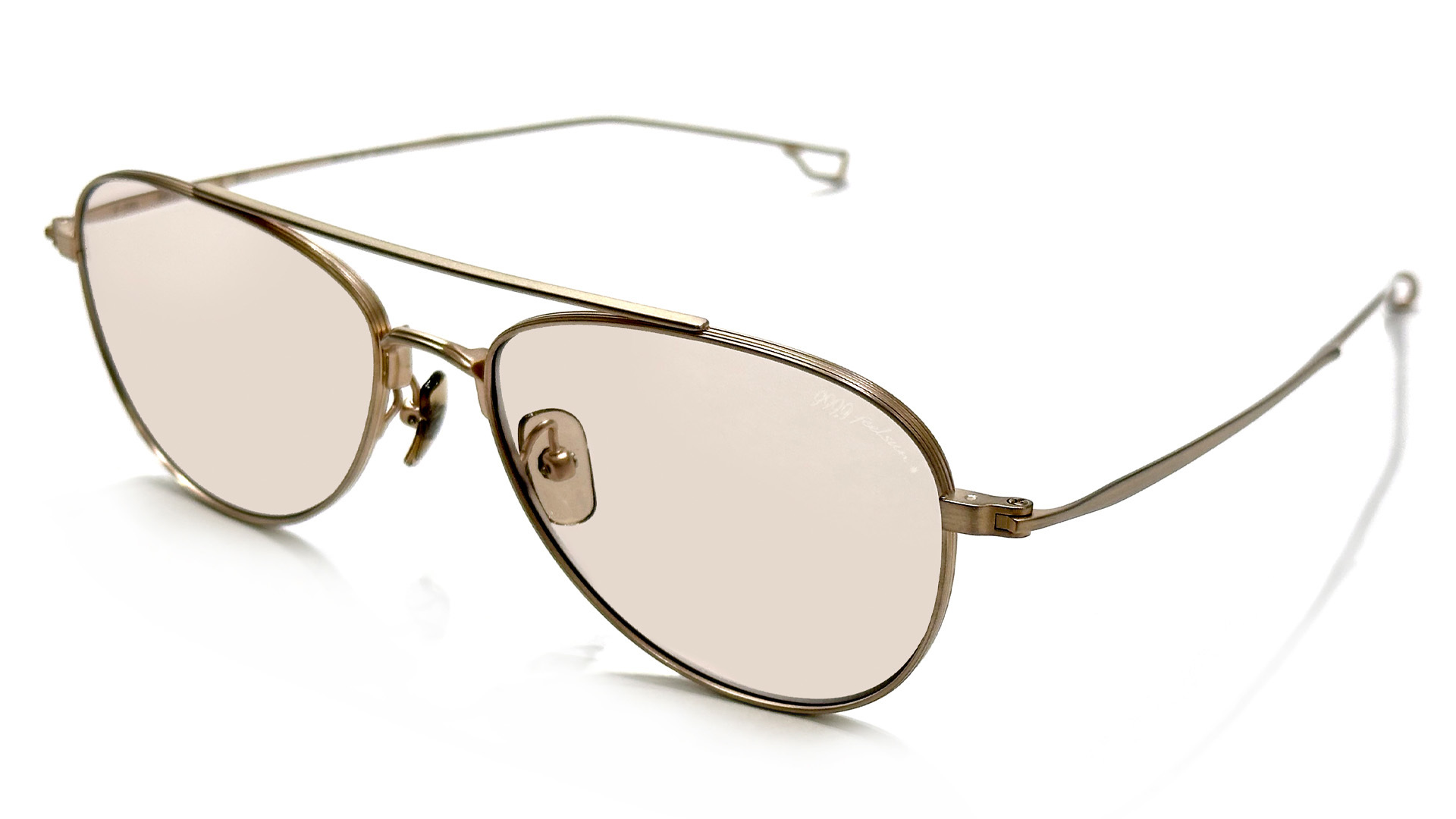 サングラスの定番形といえばこれ！ティアドロップスタイルの999.9