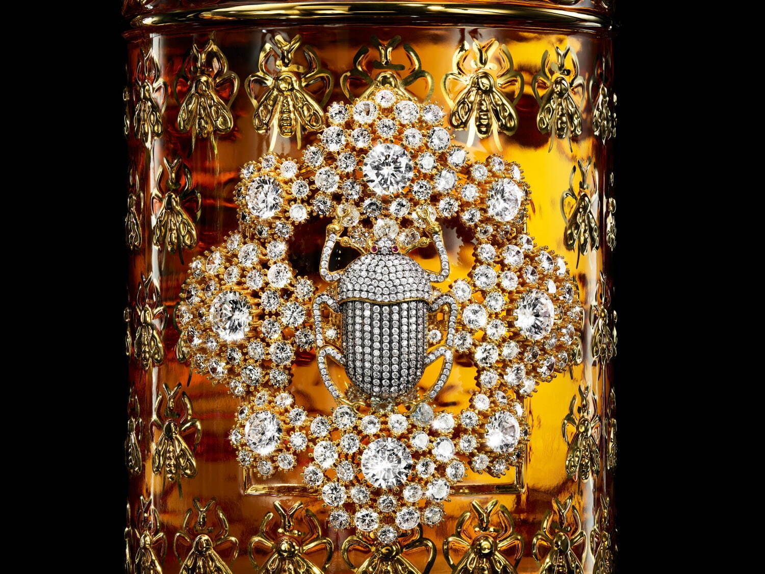 ゲラン23年クリスマスフレグランス、煌めく“アニマル”の限定